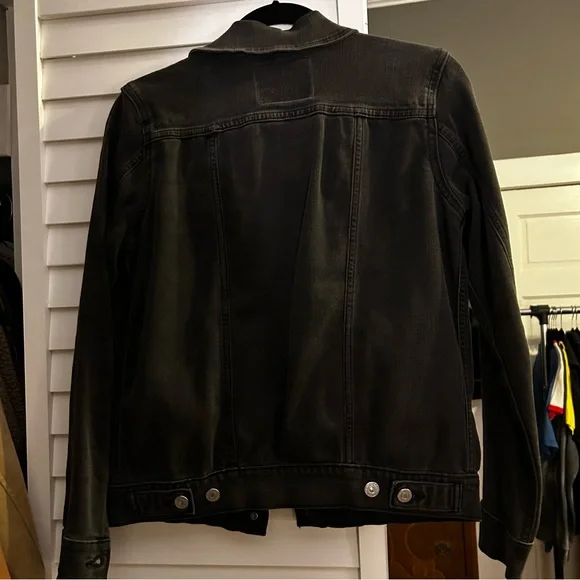 Levi's Black Denim Women’s Trucker Jacket - Picture 4 of 6